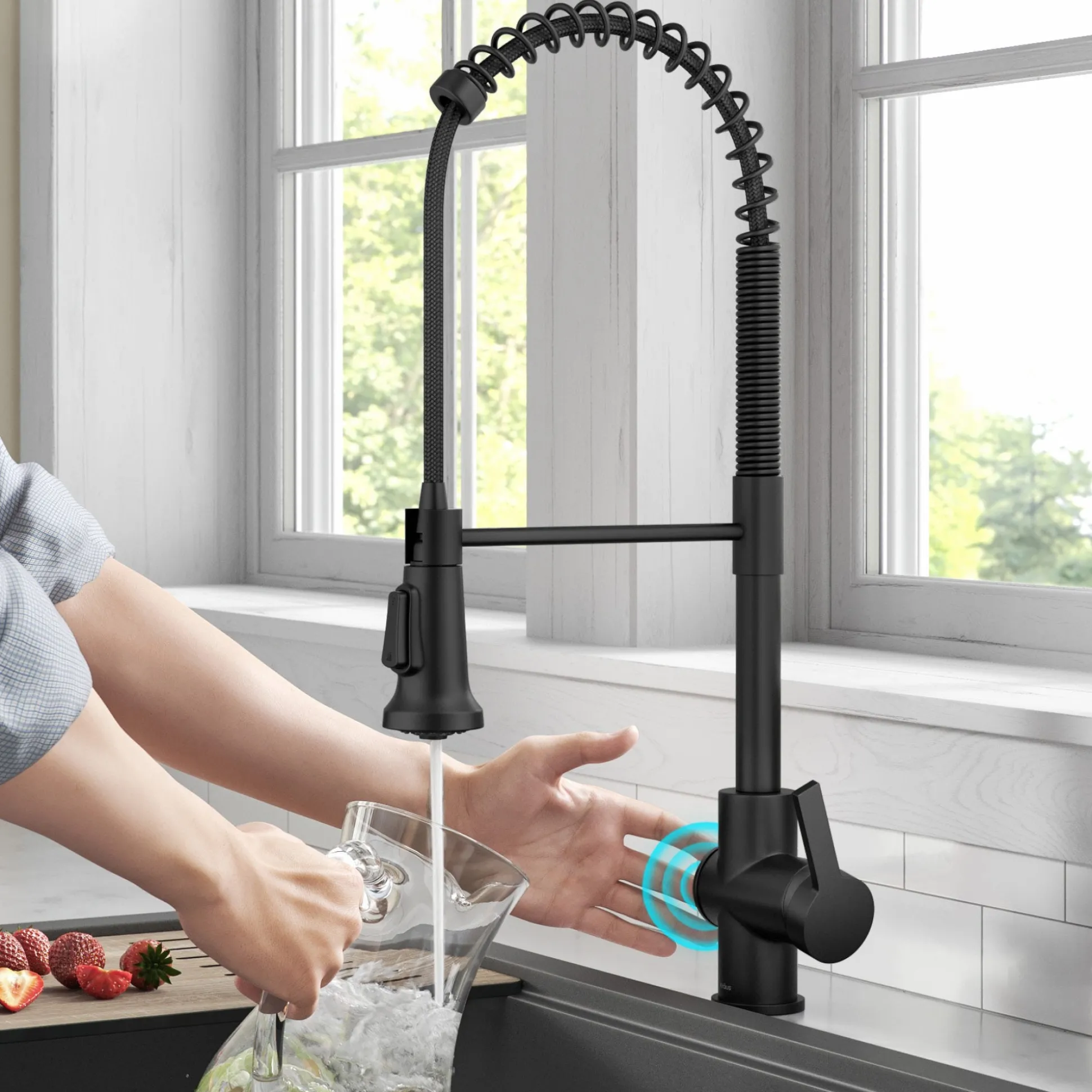 Touchless Sensor Commercial Single Handle Pull Down Kitchen Faucet in Matte Black