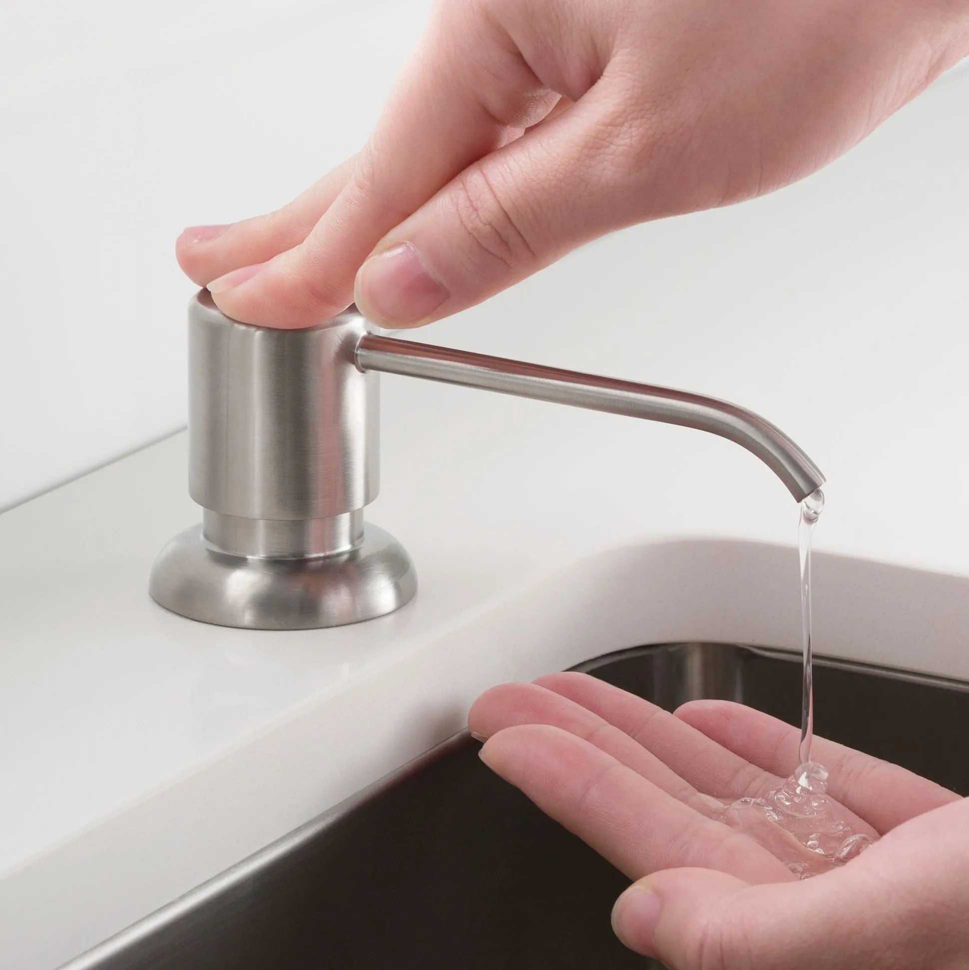 32" Undermount Kitchen Sink w/ Bolden Commercial Pull-Down Faucet and Soap Dispenser in Stainless Steel