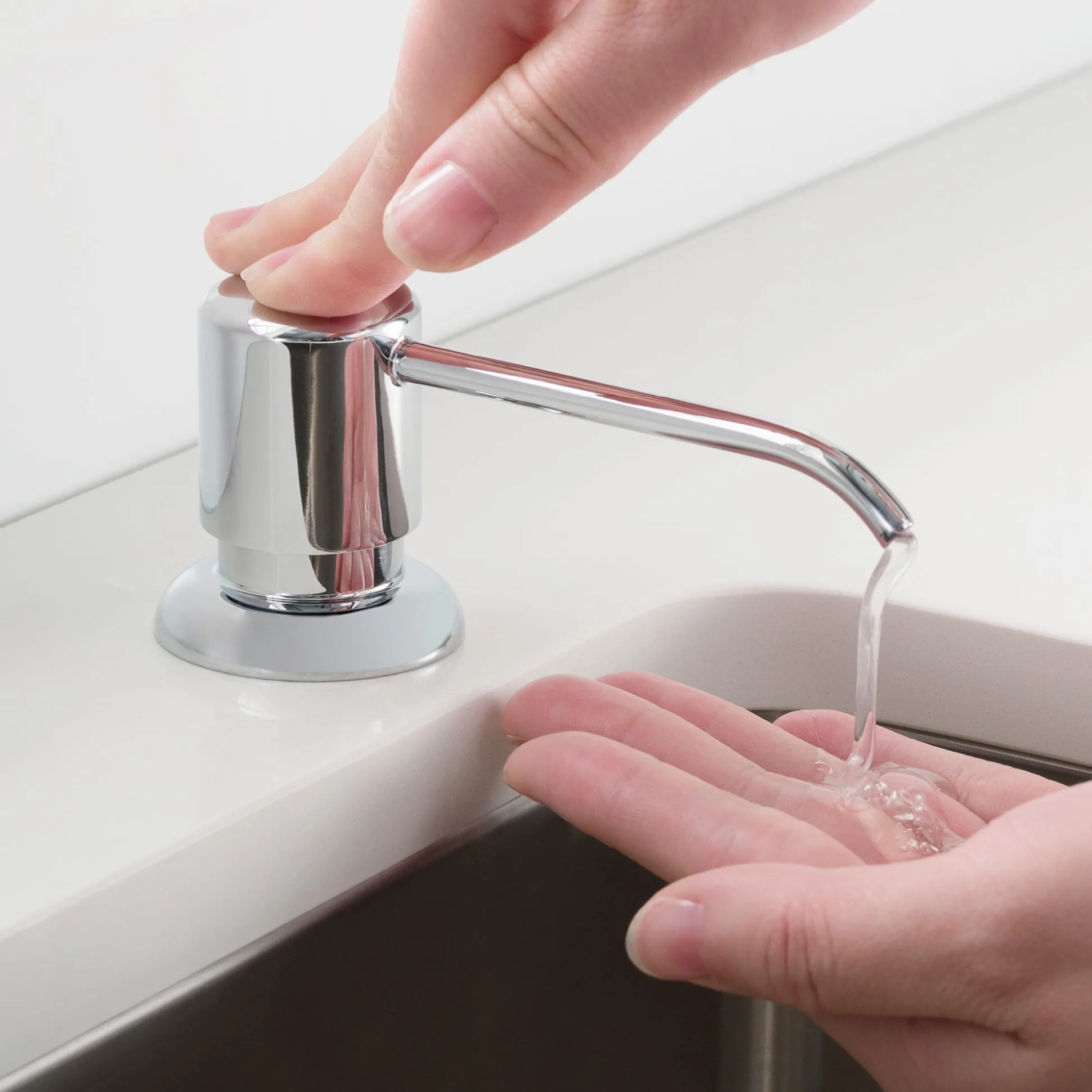 32" Undermount Kitchen Sink w/ Bolden Commercial Pull-Down Faucet and Soap Dispenser in Chrome